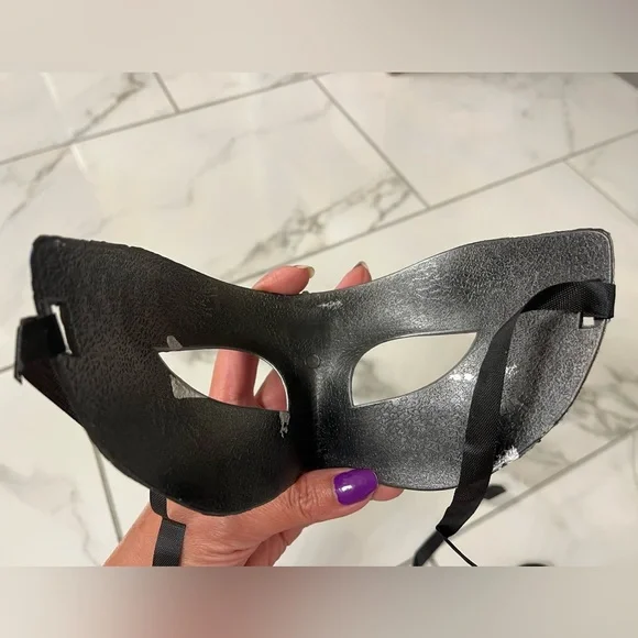 Elegant Teal Lace Masquerade Mask with Blue Metallic Accent - Picture 6 of 6